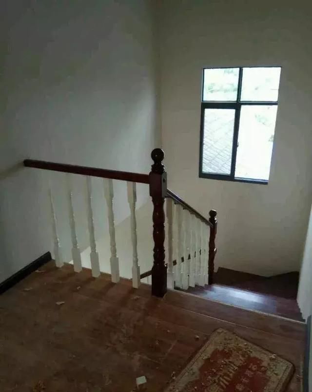 出嫁女儿盖2层半别墅给父母养老,总共花了27万