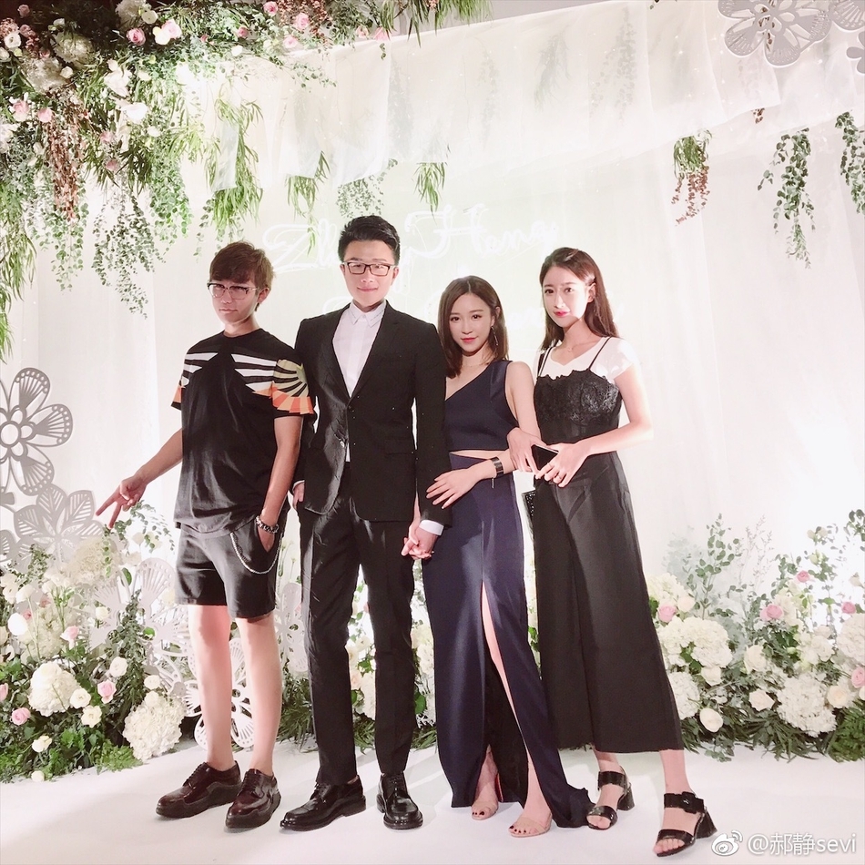 王思聪前女友雪梨与富二代订婚 网红集体到场庆贺