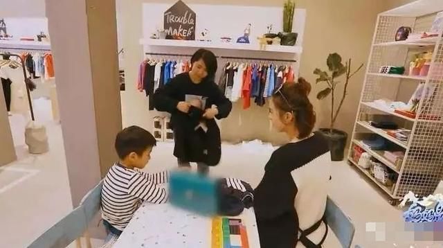 明星钱真好赚!别看钱枫房子小,他的毛毯贵到节