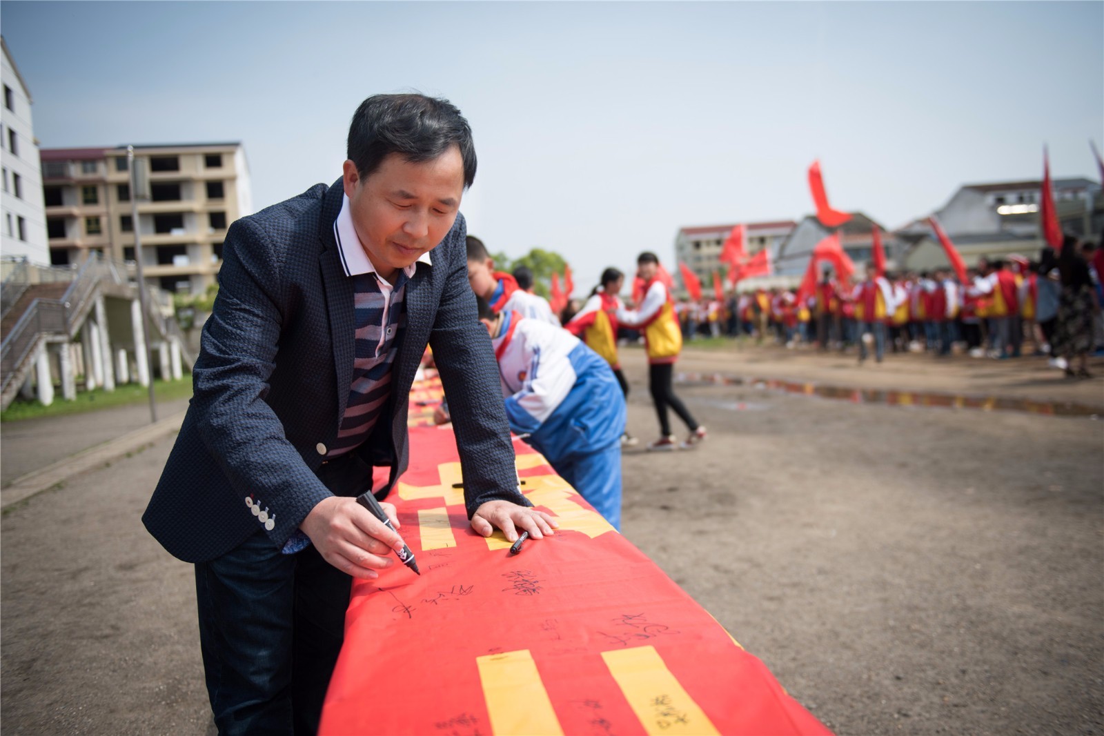 汨罗市罗城学校校长图片