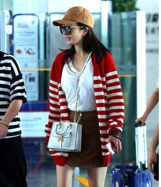 网红跟明星的区别有多大?看了冯提莫我明白了