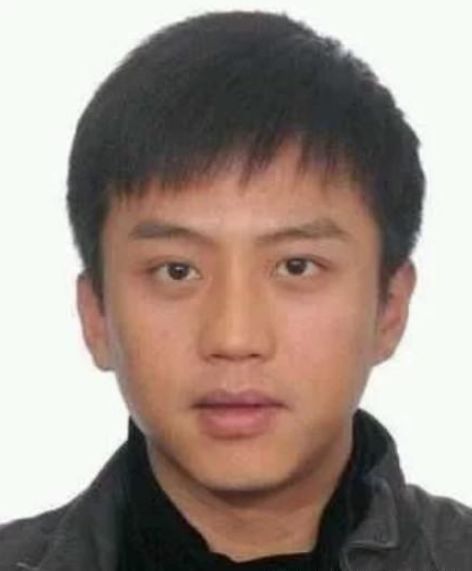 鹿晗的证件,易烊千玺的证件,陈学冬的证件,差距