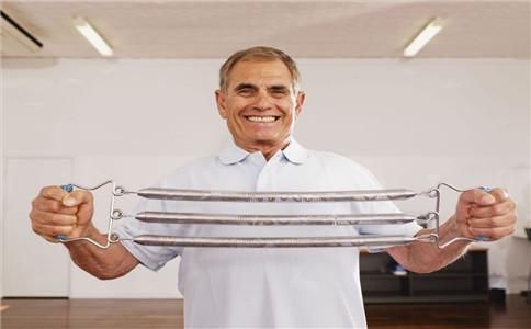 拉力器如何锻炼胸肌 推荐这三种方法-北京时间