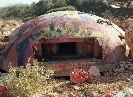 在1950年到1985年恩威尔·霍查领导期间, 为了"抵御外来帝国主义的