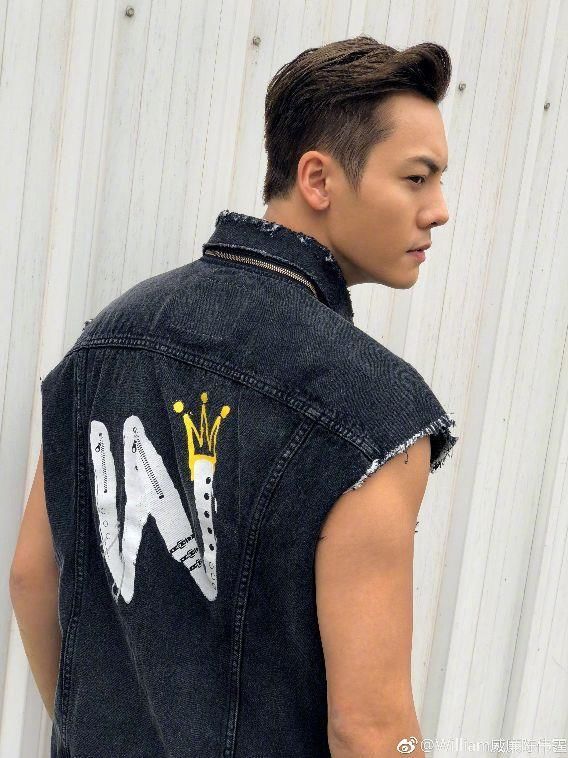 白T恤发黄么怎处理?腿粗穿什么裤子?