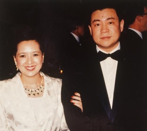 赌王何鸿燊、刘銮雄、郑少秋原配夫人皆悲惨,