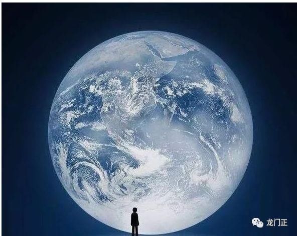 有人说从月亮上看地球好恐怖,因为地球永远不