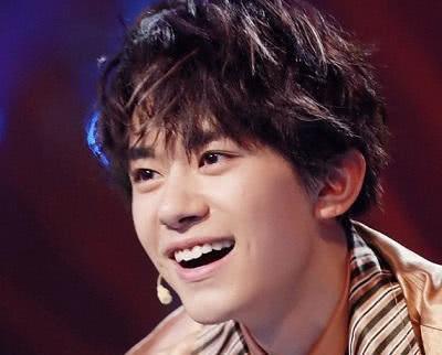 易烊千玺为何选择中戏而不选北电?原因和王俊