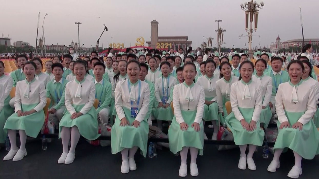 现场!庆祝大会合唱团青年向党表白:请党放心,强国有我 现场!庆祝大会合唱团青年向党表白:请党放心,强国有我