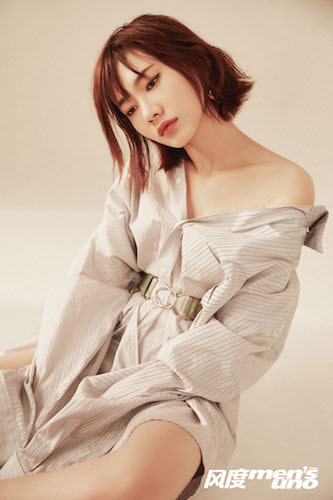 郭姝彤小秀香肩显性感 别样演绎女友力爆棚