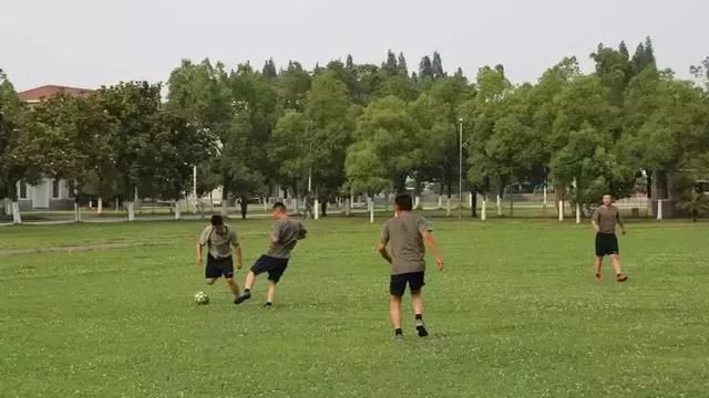 高手!军营足球队排兵布阵也用上了《孙子兵