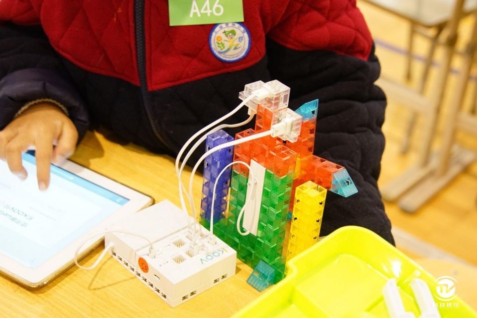 智能编程,用创意拼搭梦想