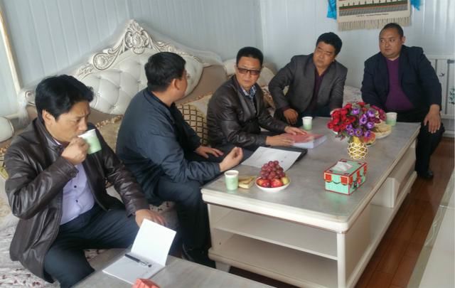 五个紧密联系全力落实十九大精神访祁连县委