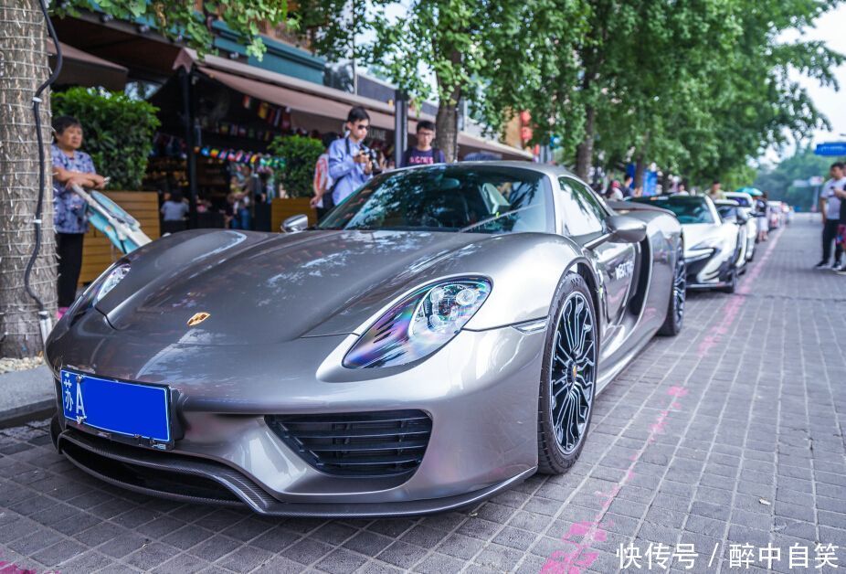 斗鱼最抠门的土豪主播,卡里860万现金却让嘉宾