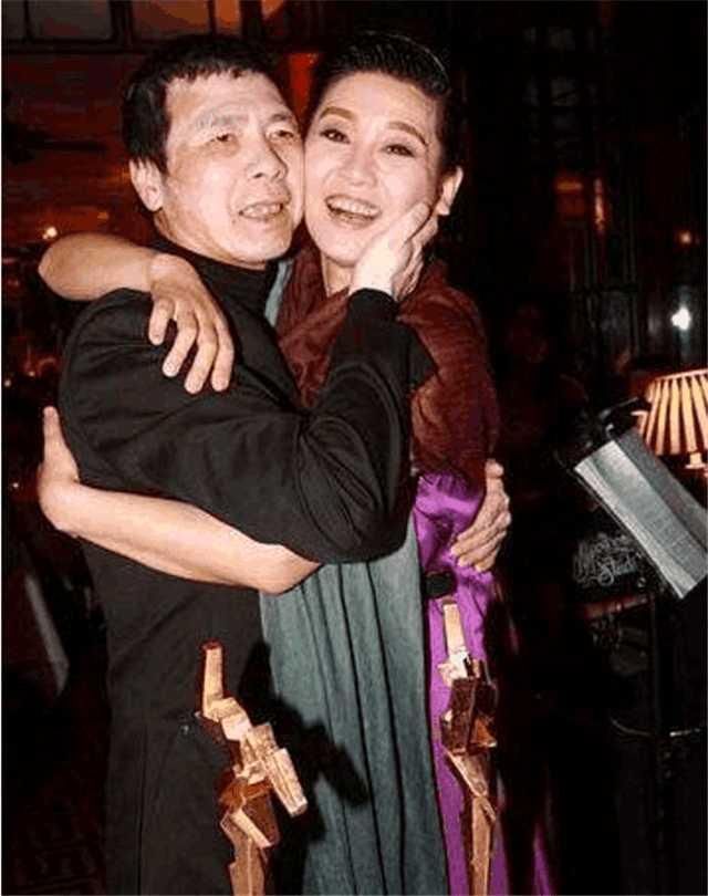 不是崔永元针对,看看这组照片,你就明白冯小刚