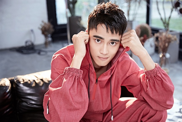 高旻睿再曝写真大片 多面look玩转魅力青春 高旻睿再曝写真大片 多面look玩转魅力青春