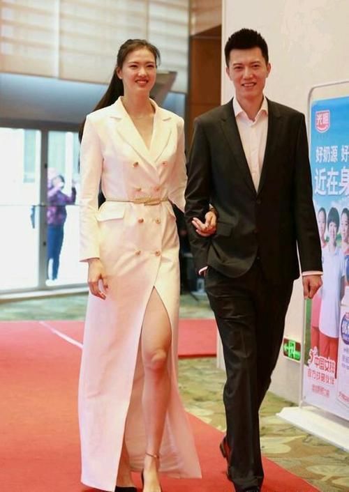 张常宁哥哥+最美自由人!男俊女靓组合亮相中国