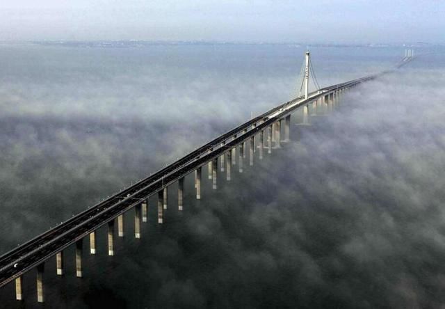 世界上最长的桥在中国:耗资300亿，长164公里，比美国的多4倍