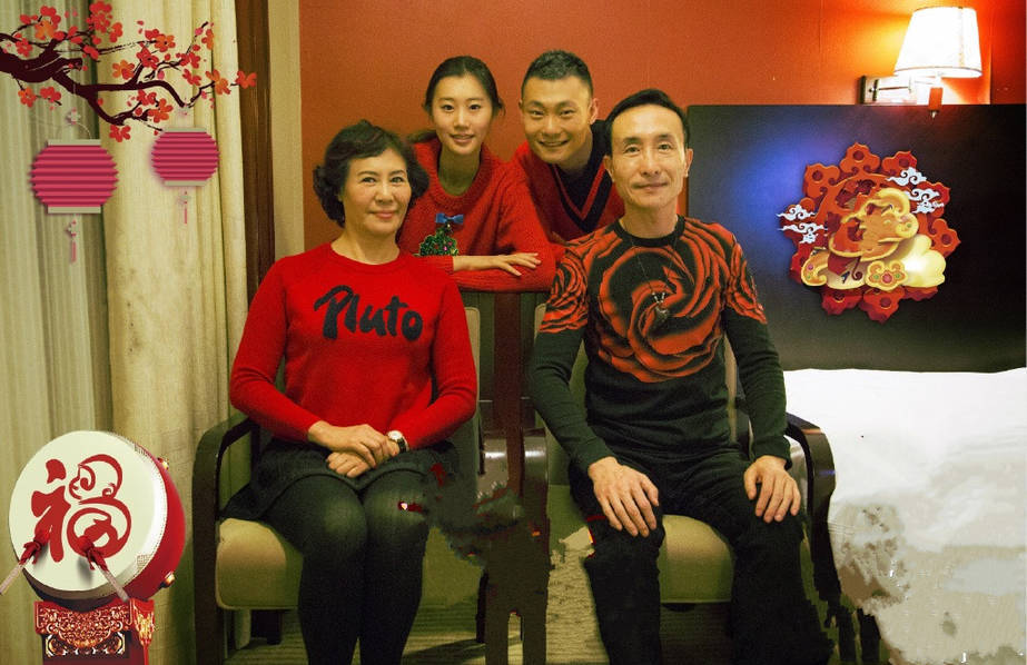 60岁巩汉林全家近照曝光 与妻子金珠携手走过33年幸福美满