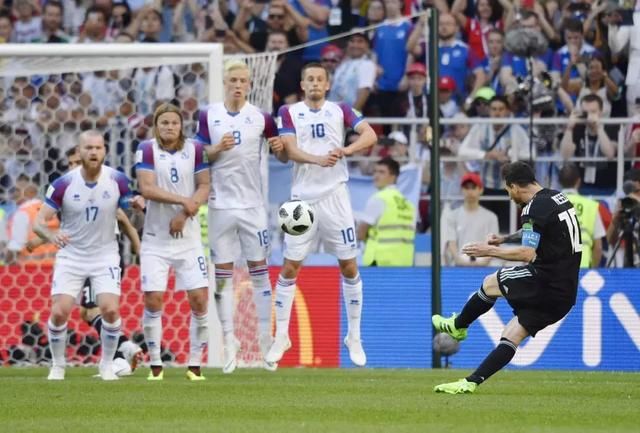 神奇的冰岛队兼职来踢世界杯!还有更神奇的是