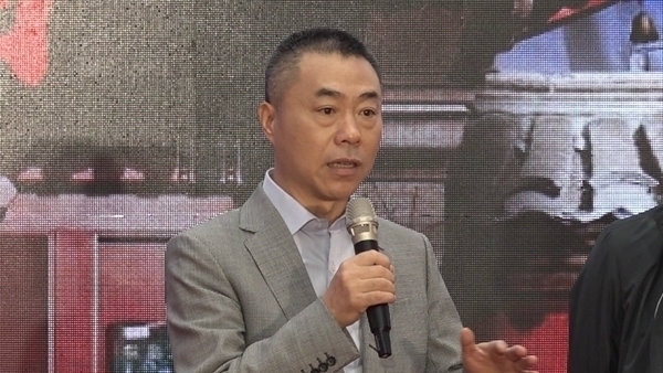 刘家成导演再开正阳门蒋雯丽牵手倪大红现场