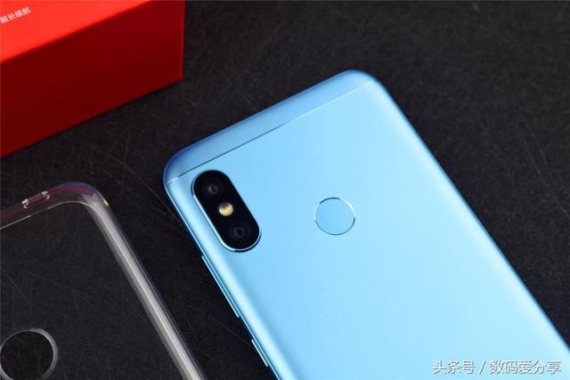 红米6Pro开箱:骁龙625+4000mAh+AI双摄,999