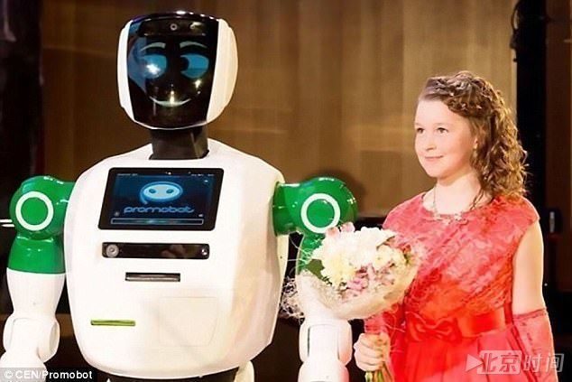 俄罗斯机器人「意外」救下小女孩,究竟是巧合还是作秀?