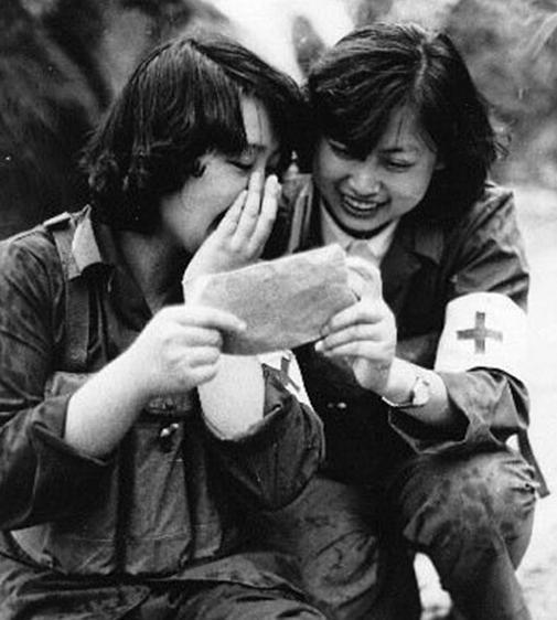回忆:对越自卫反击战时期的中国女兵珍贵老照片