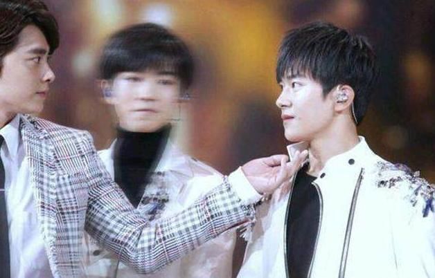 一张照片告诉你,李易峰撩易烊千玺是蓄谋已久