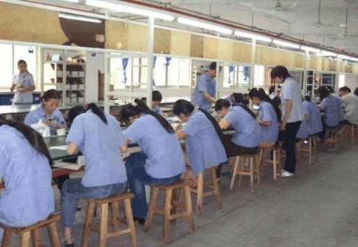 为什么电子厂普工工资比白领高招工却一年比一