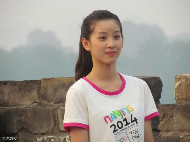 刘强东为何经常带着奶茶妹,而马云、马化腾等