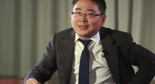 他的名字叫冯康,出生于1978年1月,刚刚过掉40岁的生日.