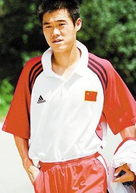 中国足球最好的前锋排名,现役一位球员上榜,第