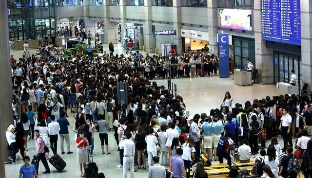 对于追星族的疯狂行为,听听王嘉尔 黄子韬 王俊