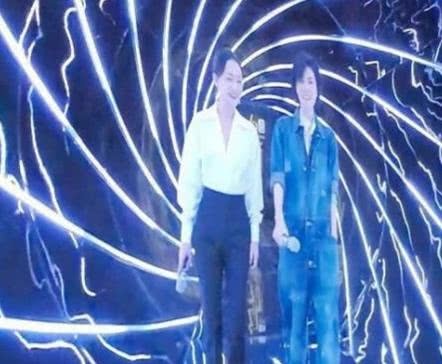 王菲周迅《幻乐之城》完成世纪同框!而迅哥与