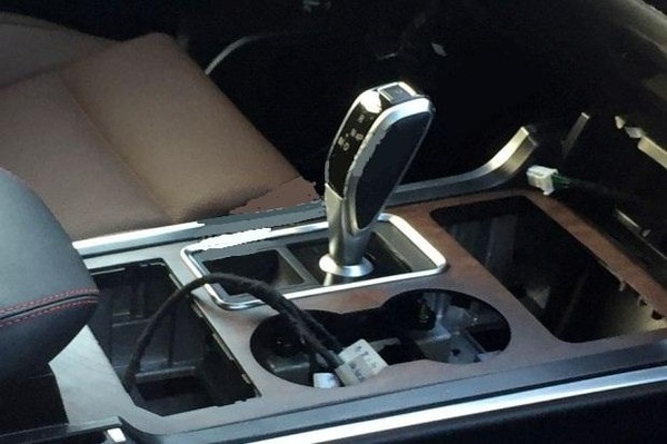 红旗HS7图片价格18万 全新红旗HS7上市七座