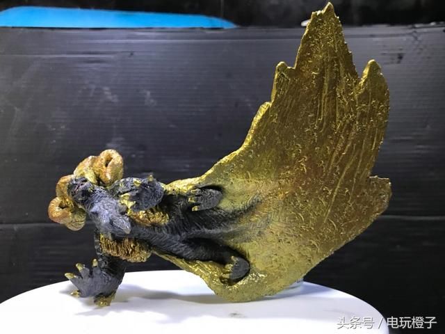 玩家晒《怪物猎人:世界》自制烂辉龙 官方点赞