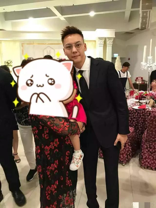 陈伟霆参加婚礼没做新郎做了孩子王,娜扎姐姐