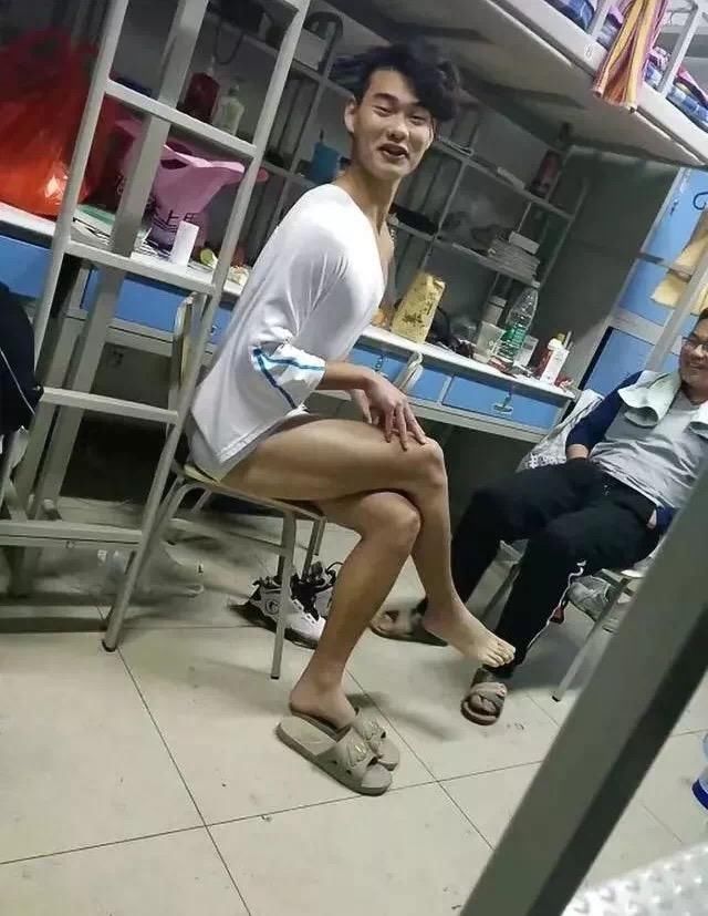 以后不用找网站了，室友照片就可以.....