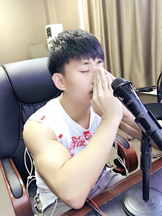 独家专访|白小白之徒肌肉型男吕斌,坚持梦想不