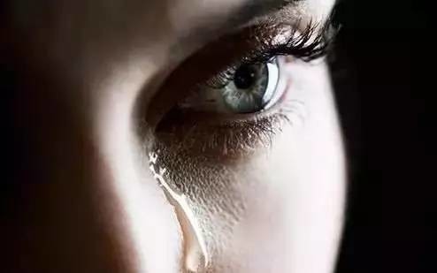 早上起床竟突然瞎了 原因都是它 早上起床竟突然瞎了 原因都是它