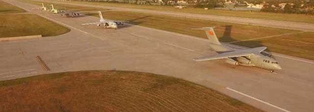 国产运20运输机玩大象漫步!魔改加油机将成