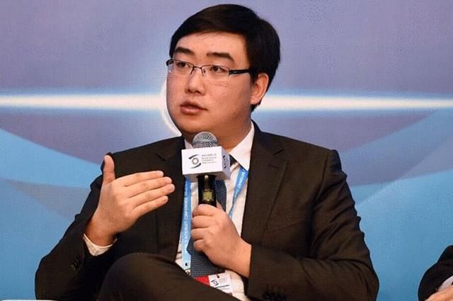 他曾卖保险、做足疗,一年换了7份工作,如今身