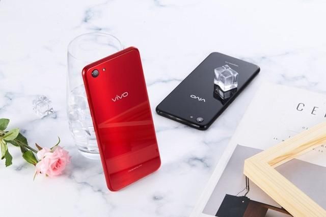 Vivo比较出众的千元机,拍照不输OPPO R15,颜