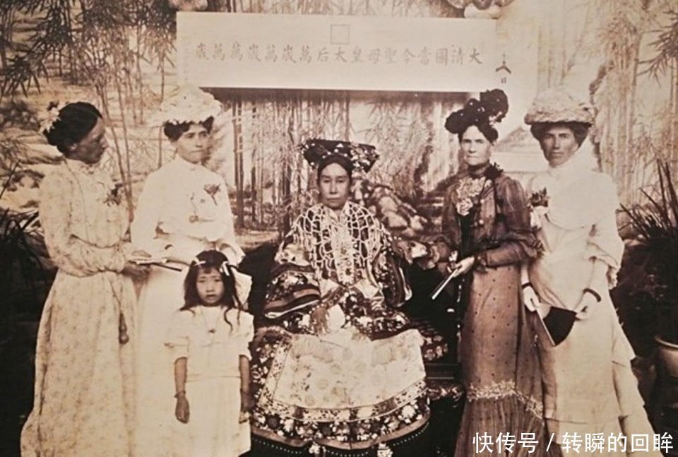 慈禧太后从来不喝白水,漱口水是用采来的露水