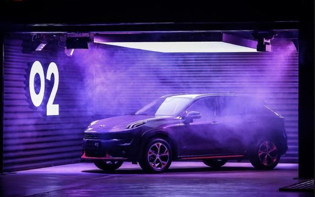 还在考虑什么奔驰GLA!买这辆轿跑SUV更划算