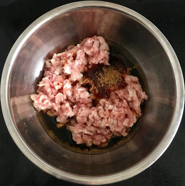 用苔菜包饺子营养健康又好吃,苔菜猪肉水饺的