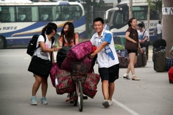 农村年轻人不再进厂打工,老板最先哭