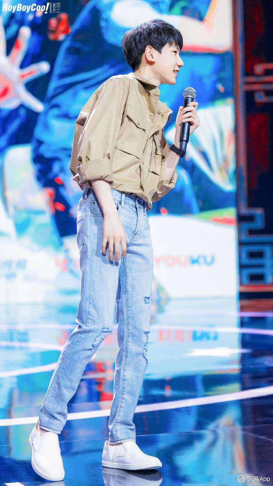 王源卡其衬衫配牛仔裤干净而阳光太吸人