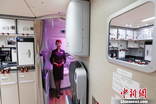 波音787抵达上海 落户上航运营